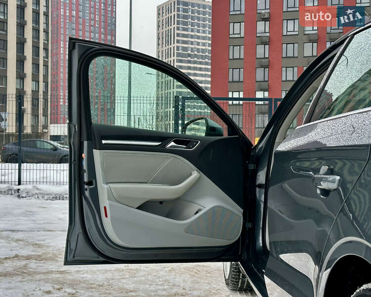 Седан Audi A3 2015 в Киеве