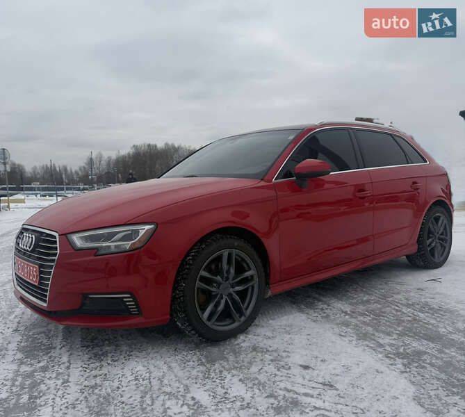 Хэтчбек Audi A3 2018 в Киеве