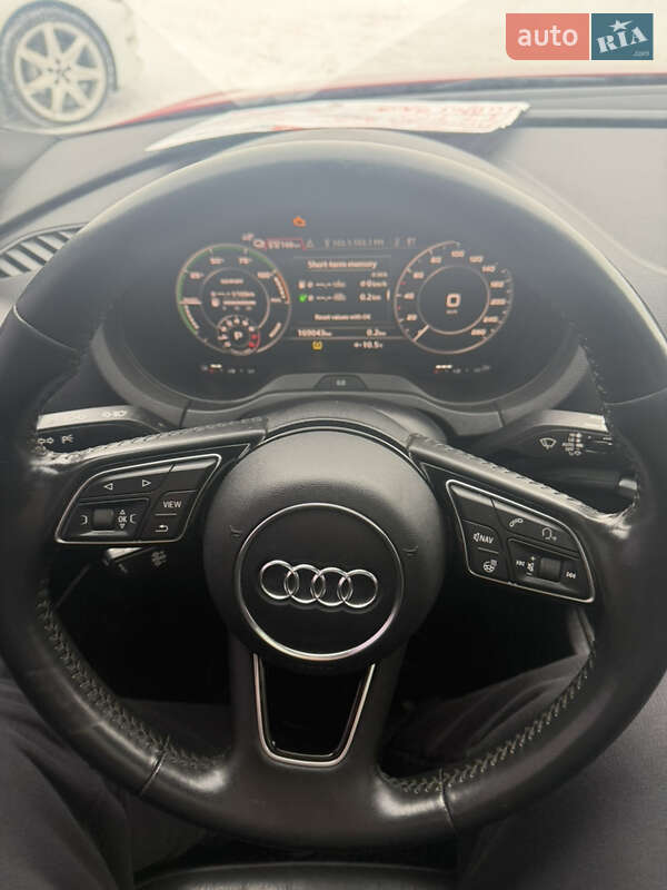 Хэтчбек Audi A3 2018 в Киеве