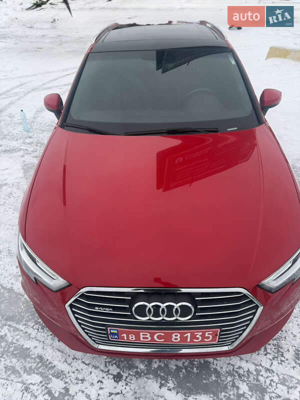 Хэтчбек Audi A3 2018 в Киеве