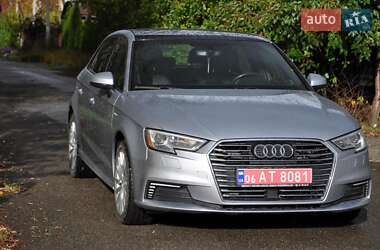 Хэтчбек Audi A3 2017 в Киеве