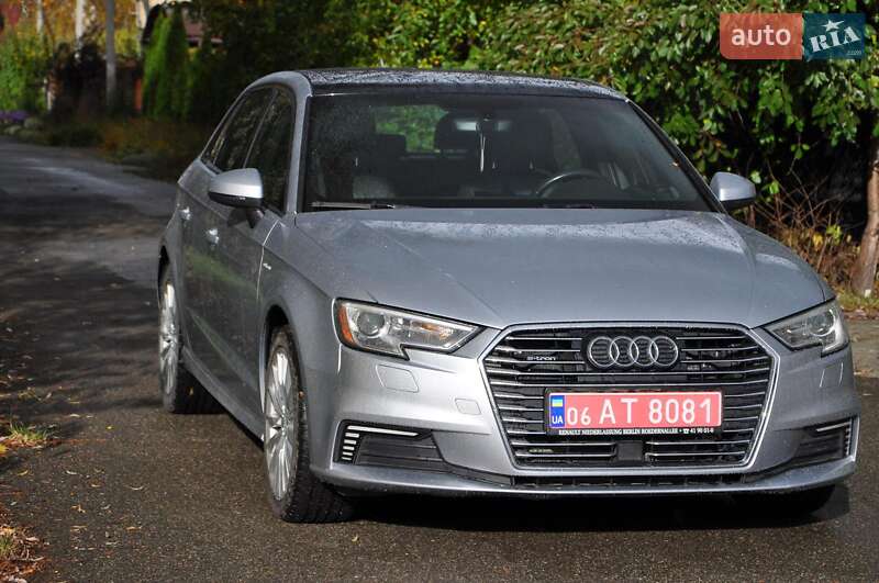 Хэтчбек Audi A3 2017 в Киеве