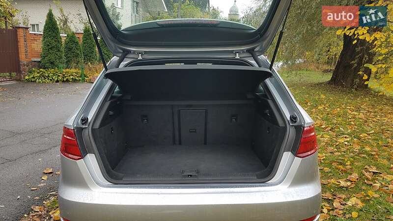 Хэтчбек Audi A3 2017 в Киеве