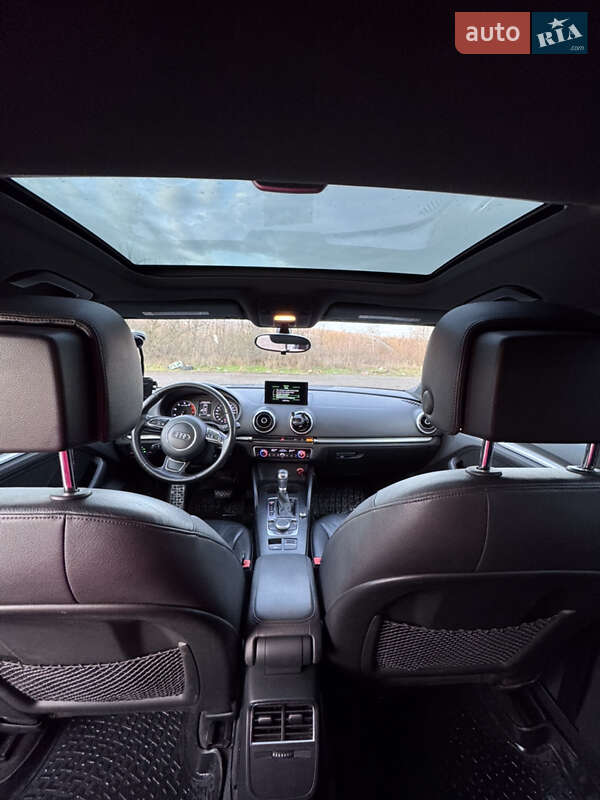 Седан Audi A3 2015 в Львове
