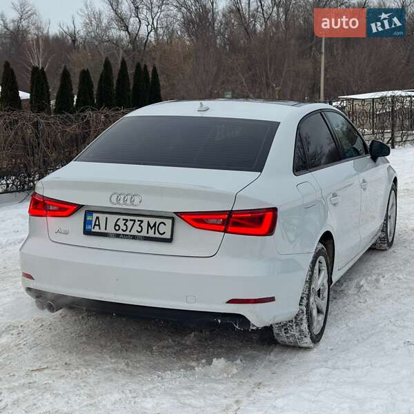Седан Audi A3 2014 в Дніпрі