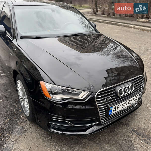 Хэтчбек Audi A3 2016 в Запорожье