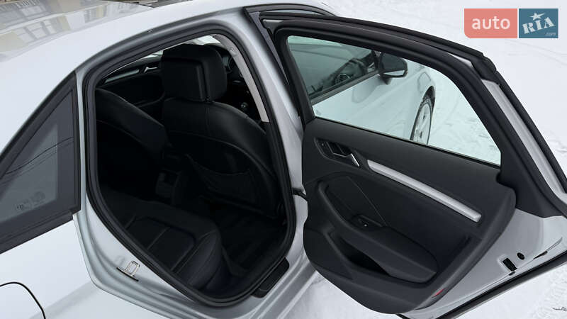 Седан Audi A3 2015 в Луцьку