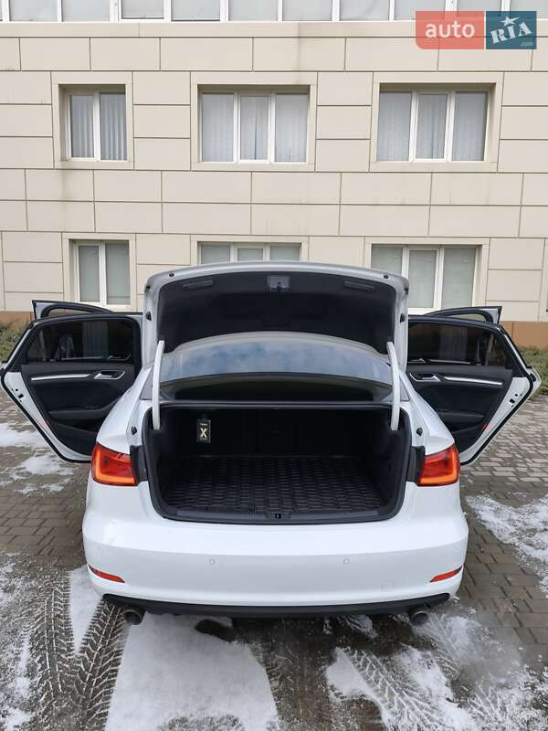 Седан Audi A3 2015 в Миколаєві