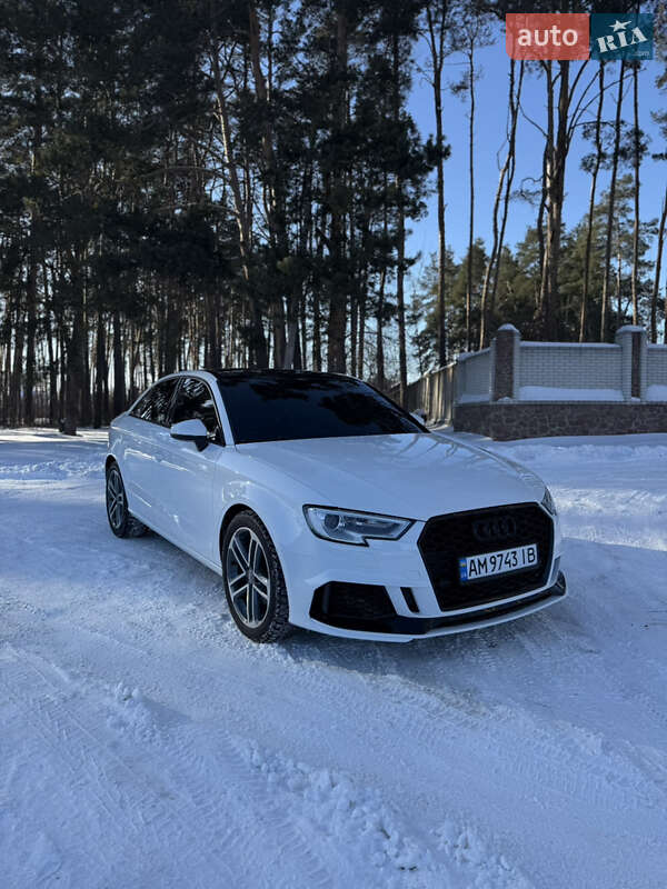 Седан Audi A3 2018 в Житомире