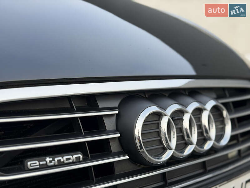 Хэтчбек Audi A3 2018 в Киеве