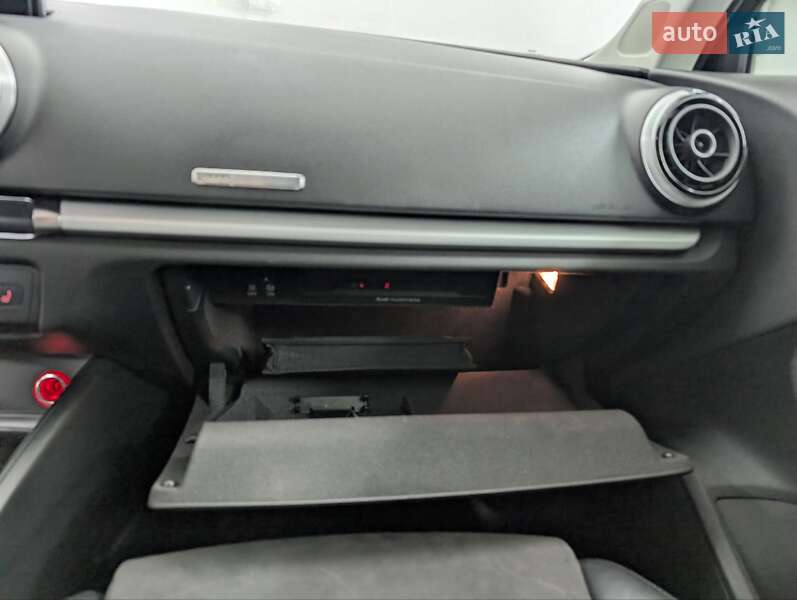 Хэтчбек Audi A3 2016 в Тернополе