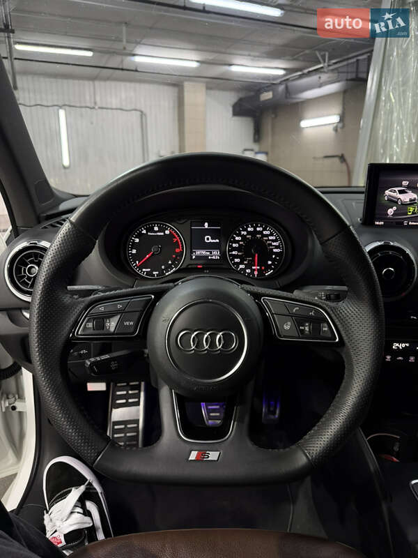 Седан Audi A3 2017 в Дніпрі
