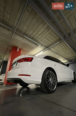 Седан Audi A3 2016 в Киеве