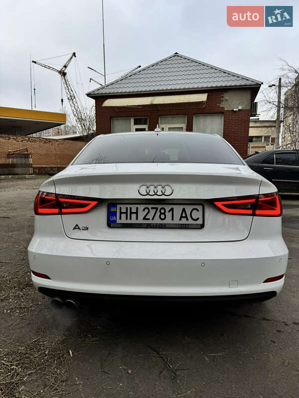 Седан Audi A3 2015 в Одессе