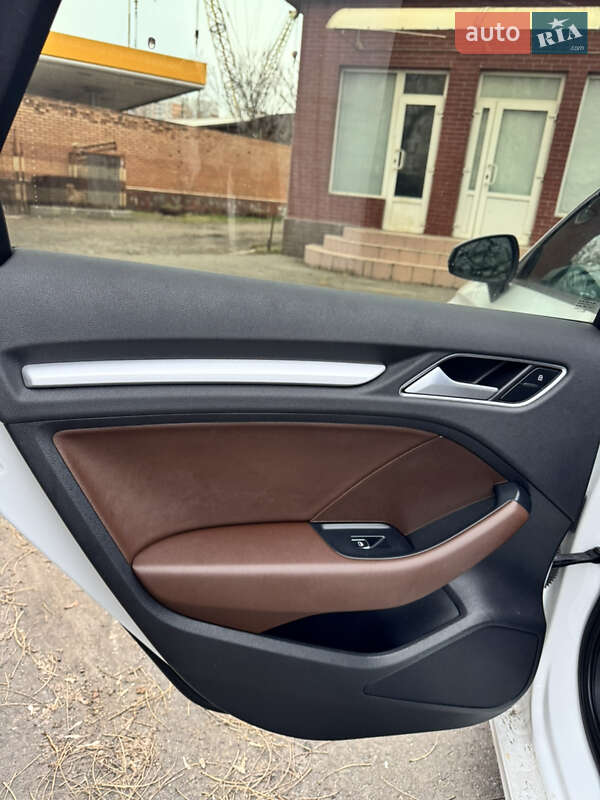 Седан Audi A3 2015 в Одессе