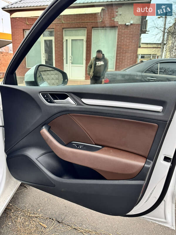 Седан Audi A3 2015 в Одессе