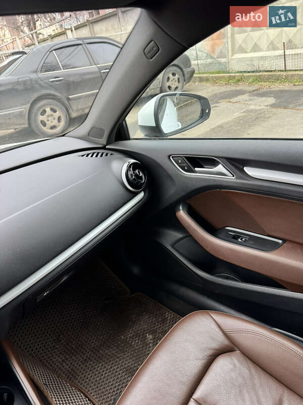 Седан Audi A3 2015 в Одессе