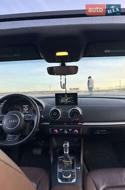 Седан Audi A3 2015 в Жовкве