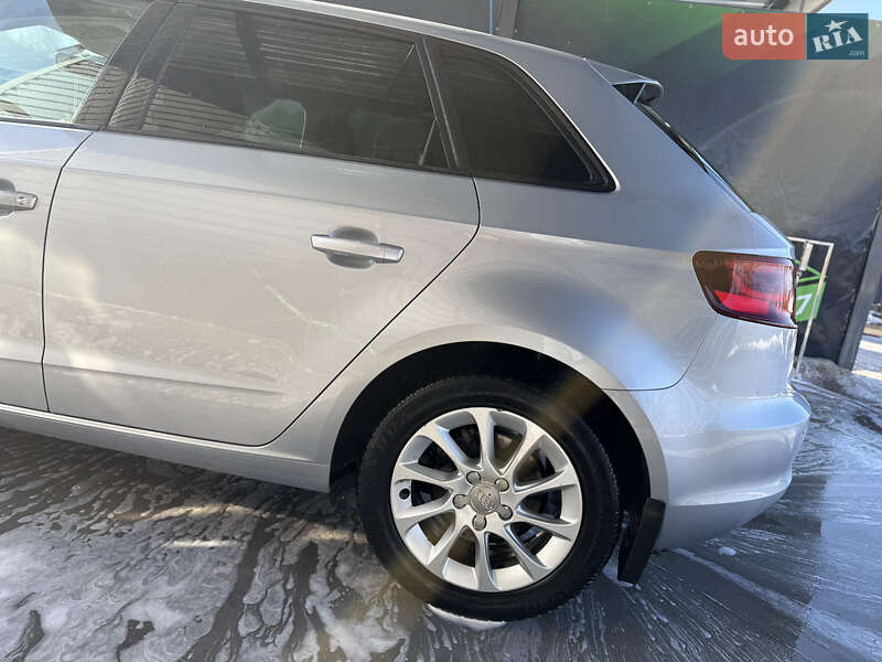 Хэтчбек Audi A3 2015 в Киеве