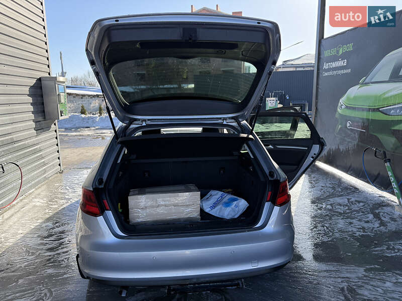 Хэтчбек Audi A3 2015 в Киеве