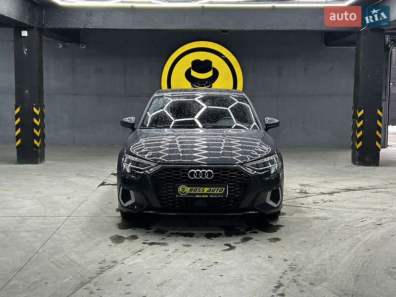 Седан Audi A3 2024 в Чернівцях