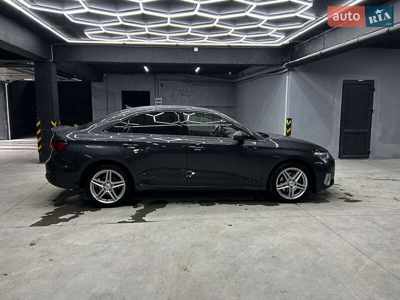 Седан Audi A3 2024 в Чернівцях