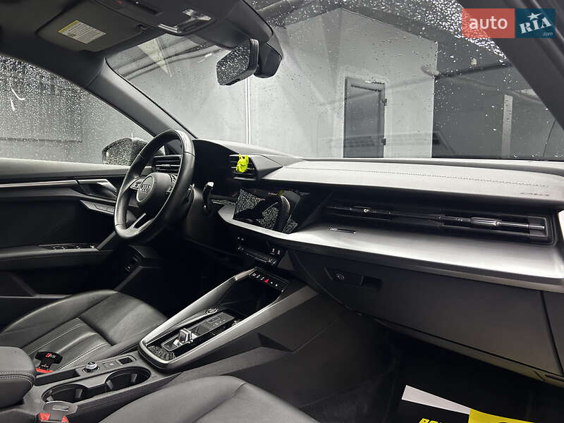Седан Audi A3 2024 в Чернівцях