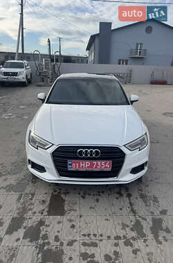 Седан Audi A3 2019 в Владимире