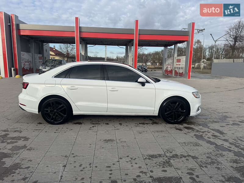 Седан Audi A3 2019 в Владимире