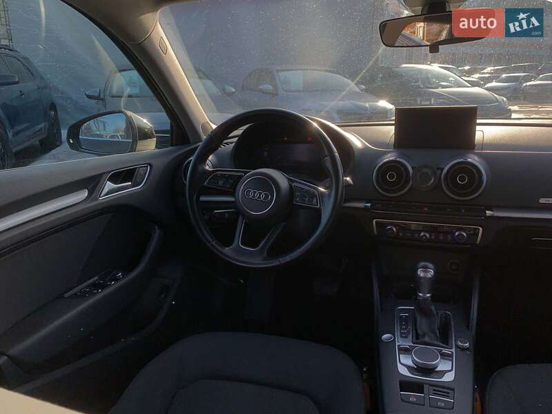 Хэтчбек Audi A3 2016 в Виннице
