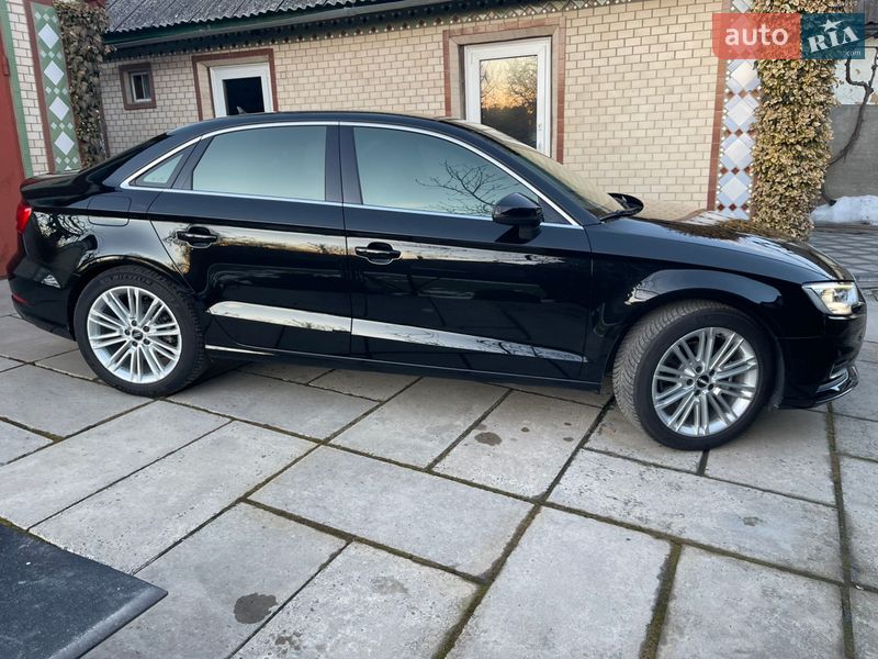 Седан Audi A3 2018 в Гнівані