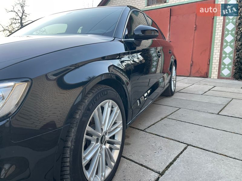 Седан Audi A3 2018 в Гнівані