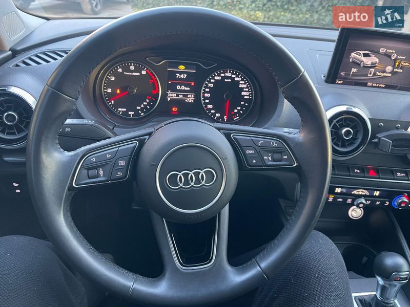 Седан Audi A3 2018 в Гнівані