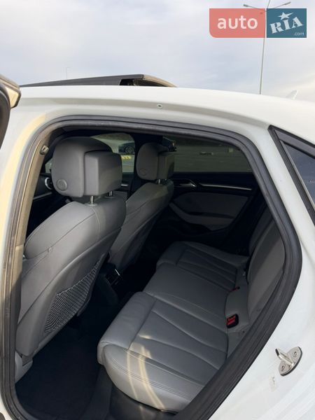 Седан Audi A3 2018 в Львове