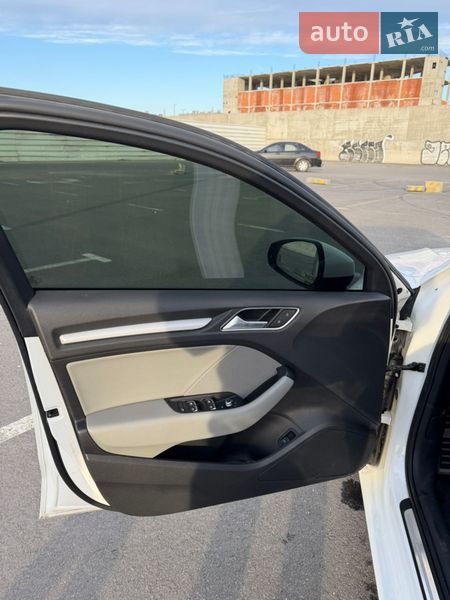 Седан Audi A3 2018 в Львове
