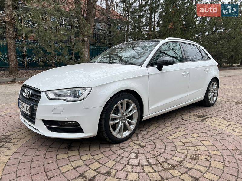 Хетчбек Audi A3 2016 в Запоріжжі