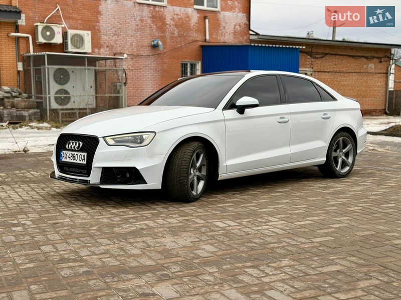 Седан Audi A3 2014 в Валках