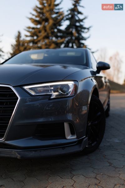 Седан Audi A3 2018 в Дубні