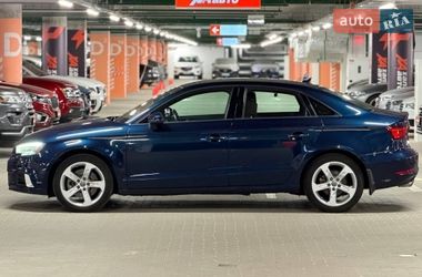 Седан Audi A3 2018 в Киеве