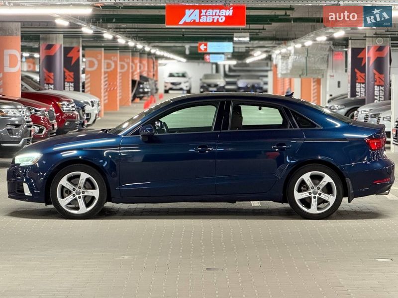 Седан Audi A3 2018 в Киеве