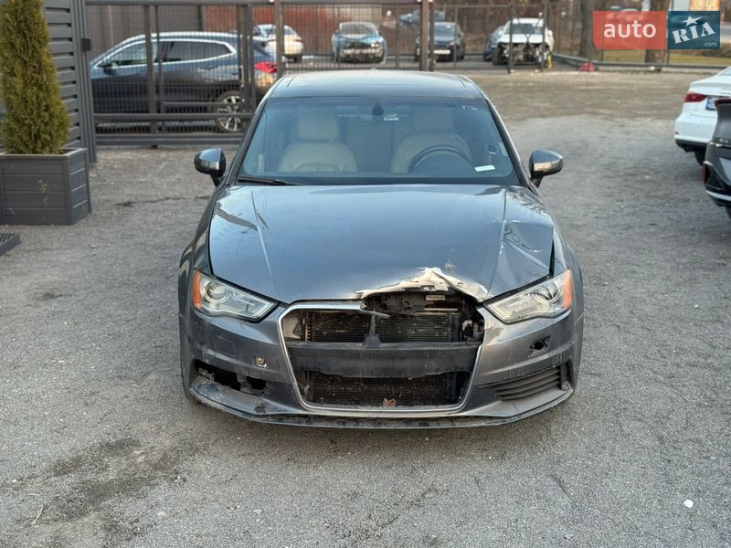 Седан Audi A3 2015 в Львові