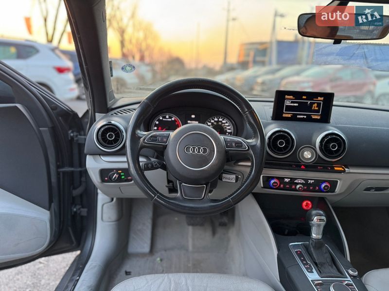 Седан Audi A3 2015 в Львові