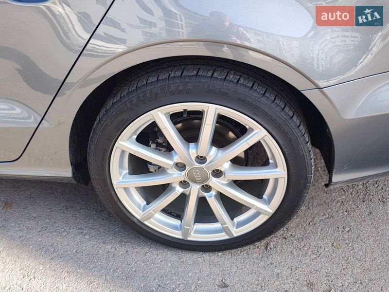Седан Audi A3 2015 в Ровно