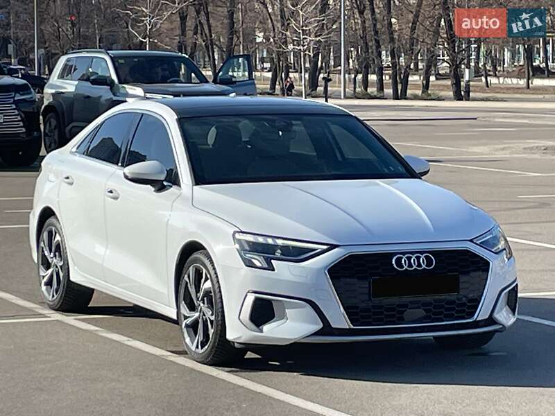 Седан Audi A3 2022 в Киеве