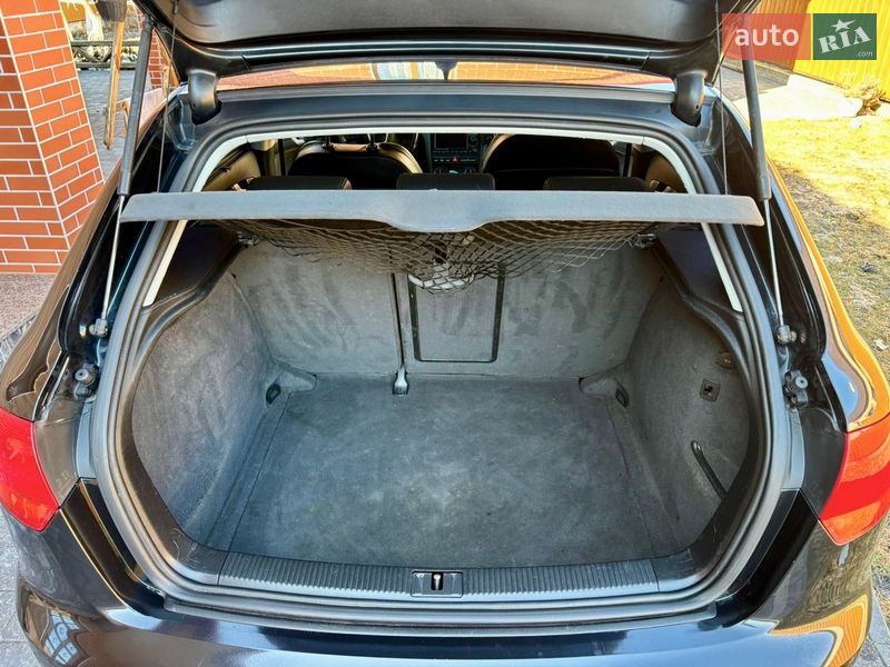 Хэтчбек Audi A3 2004 в Староконстантинове