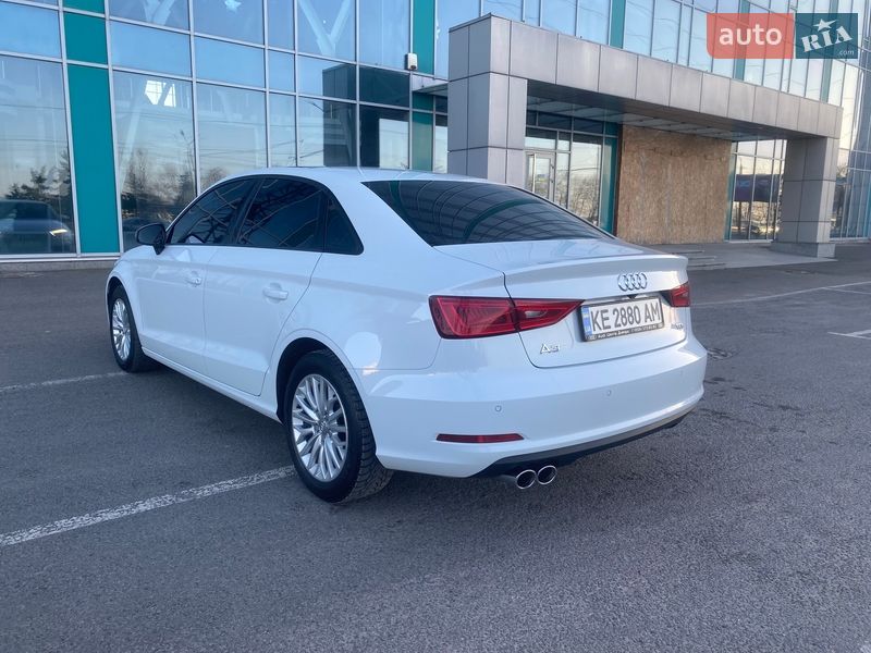 Седан Audi A3 2016 в Дніпрі
