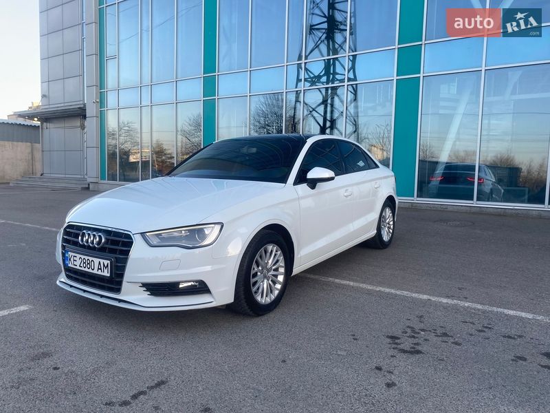 Седан Audi A3 2016 в Дніпрі