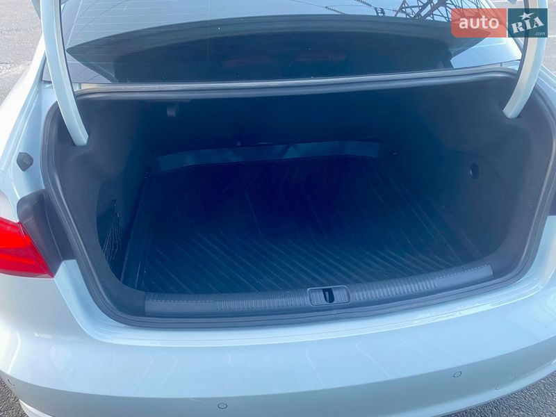 Седан Audi A3 2016 в Дніпрі