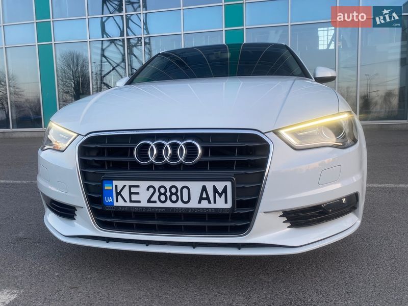 Седан Audi A3 2016 в Дніпрі