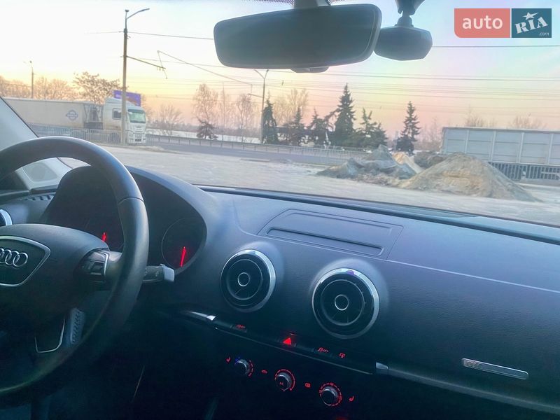 Седан Audi A3 2016 в Дніпрі